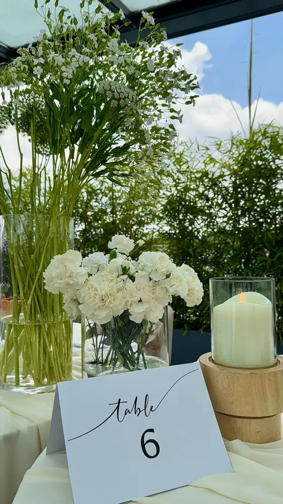 Table 6, with white flowers